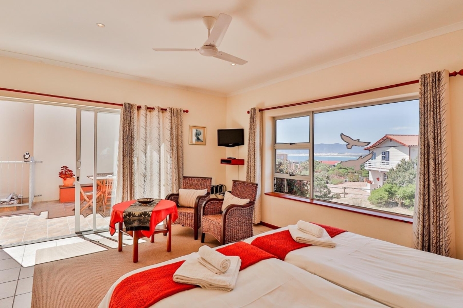 6 Bedroom Property for Sale in De Kelders Western Cape